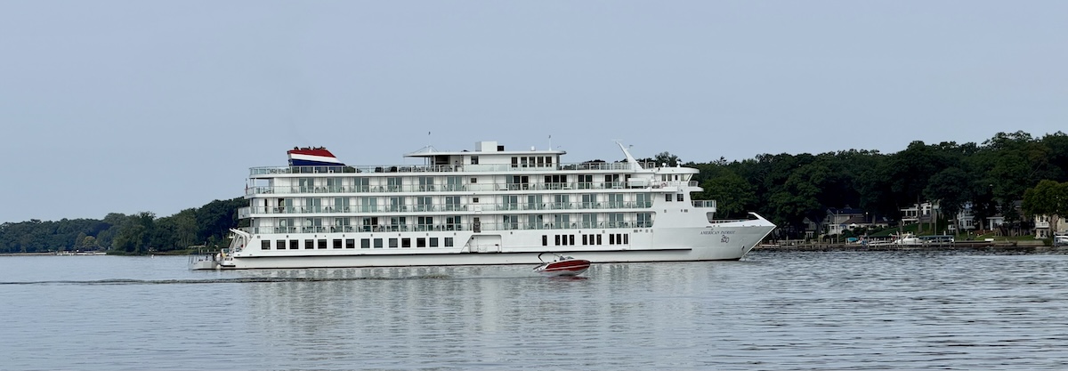 The American Patriot Great Lakes cruise ship turns around in Lake Macatawa